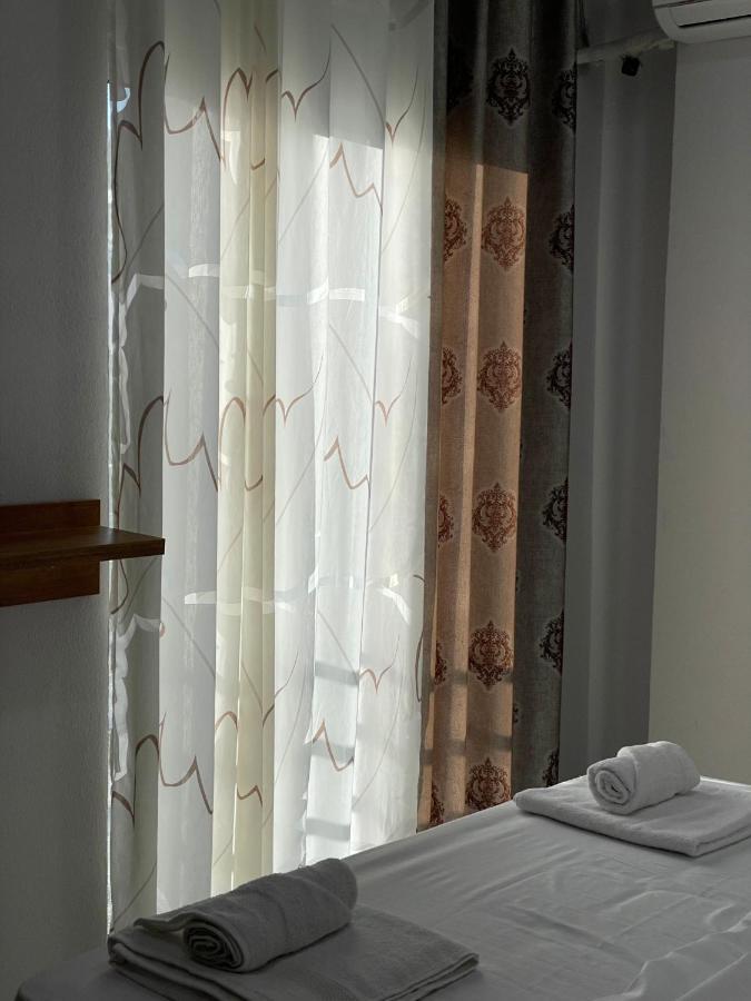 Апартаменти Stone City Apartament Гірокастра Екстер'єр фото